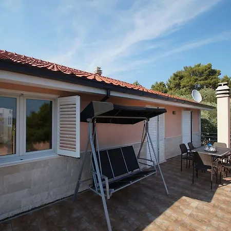 Lovely Holiday With Private Swimming Pool In Dalmatia Casa vacanze *